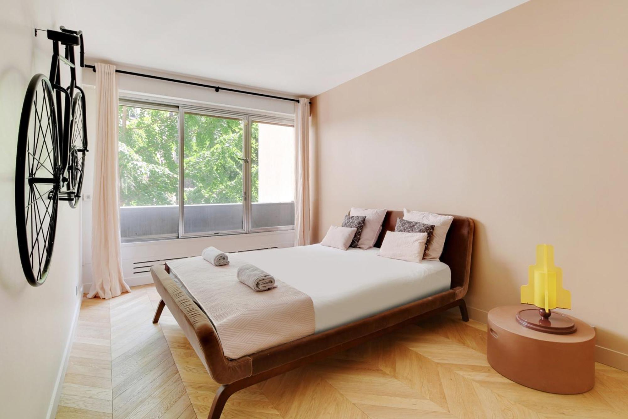 Appartement Magnifique 140 M2 Avec Terrasse - Bail Mobilite