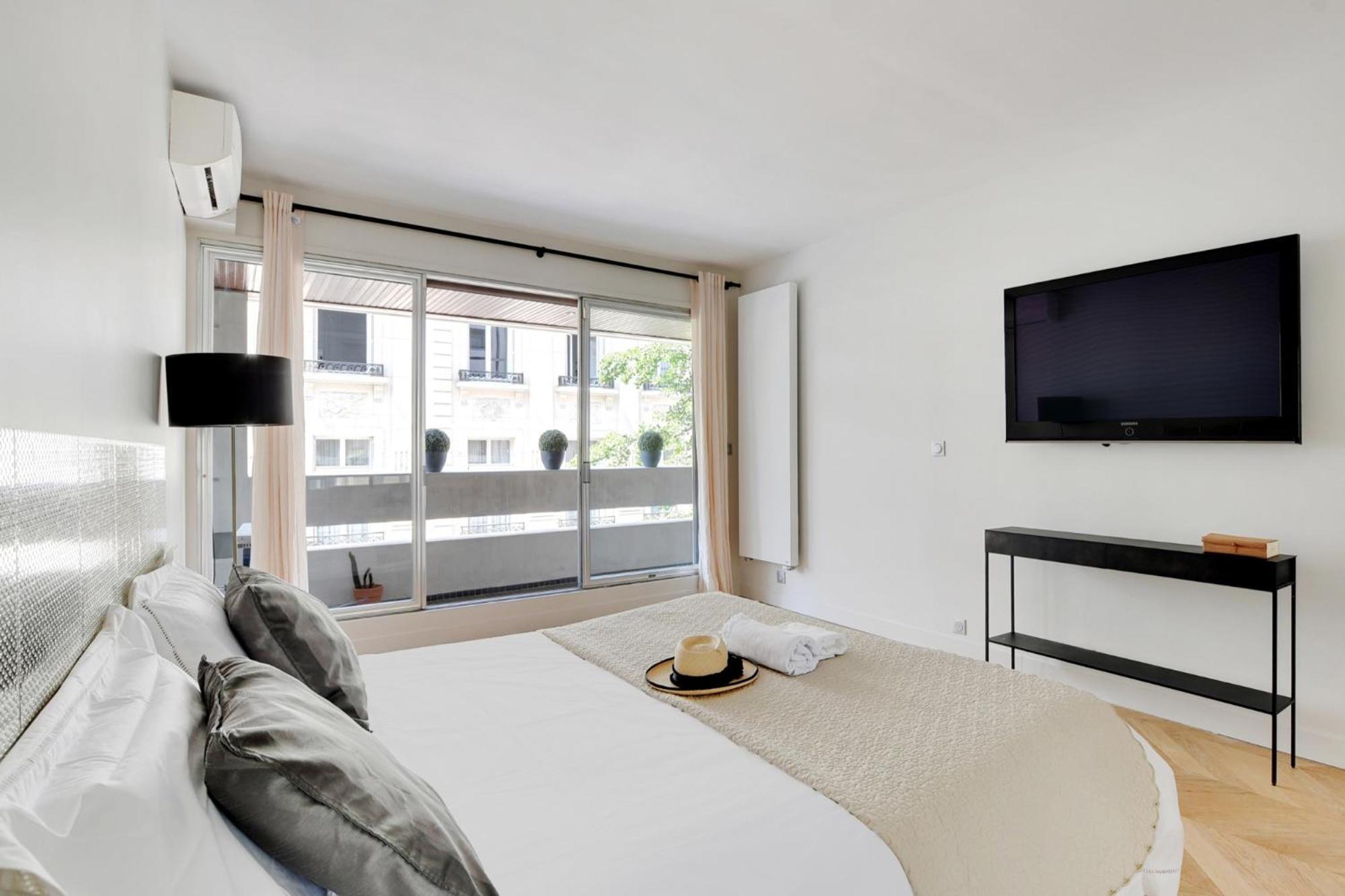 Appartement Magnifique 140 M2 Avec Terrasse - Bail Mobilite